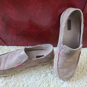 OluKai Nohea slip on